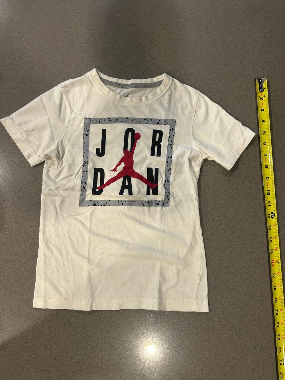 Kids Jordan Graphic T-Shirt size S 8-10…